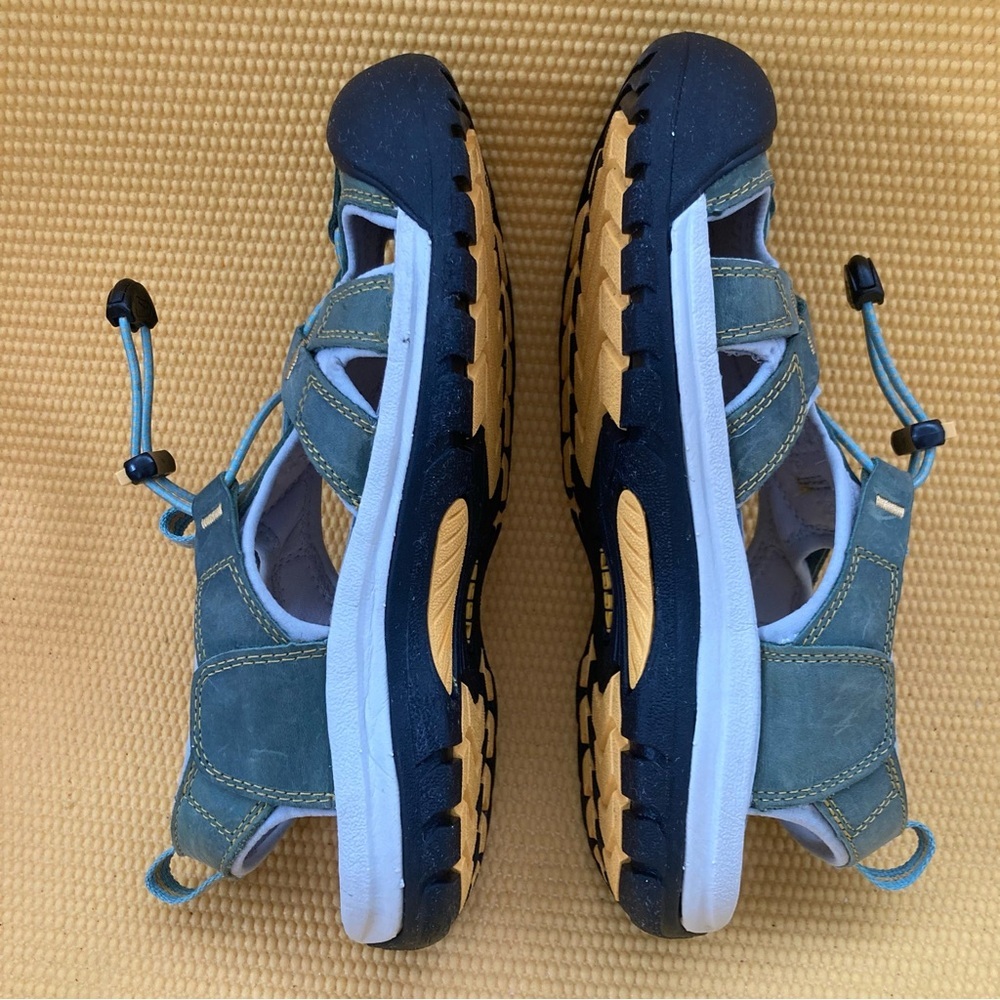 Keen hiking sandals women’s 7.5 color green - Picture 5 of 8